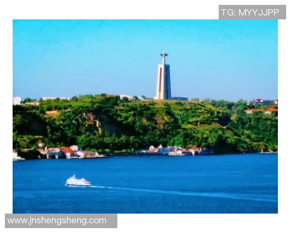 足球明星与城市的奇妙邂逅探索全球足坛巨星的故乡与传奇之地