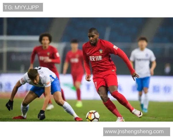 权健与上港激战正酣比分悬念迭起球迷热情高涨的精彩对决