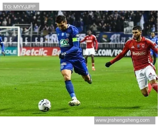 甘冈与勒芒激战正酣谁能在法乙赛场上笑到最后